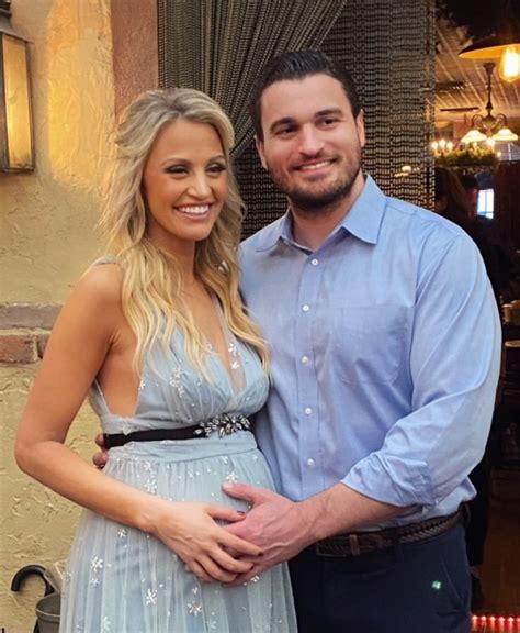 carley fox news baby|Foxs Carley Shimkus & husband Peter Buchignani。